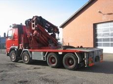 Levering af 4 akslet med 108 tm Kran, 