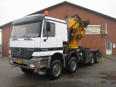 8X8 med 115 tm Effer kran, 