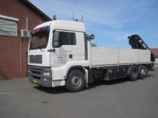 MAN 26.430 med 22 tm bagmonteret kran, 