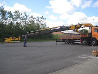 Volvo med 90 tm kran til Paraguay, 