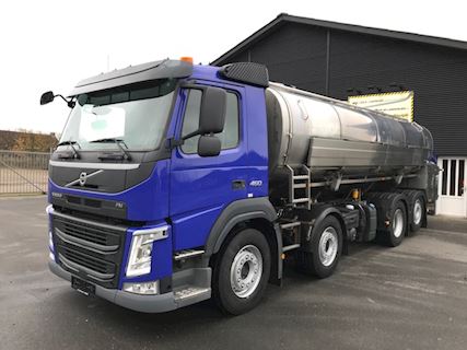 Rørbæk Andelsmejeri køber nyere 4 akslet tankbil