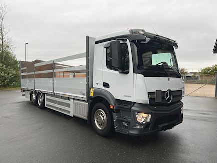 Mercedes 2535 Åben lad og lift, Fast lad