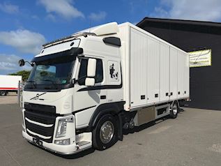 Volvo FM330 Globe m/fuld sideåbning Lukket kasse