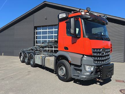 Mercedes 3251, Hejs